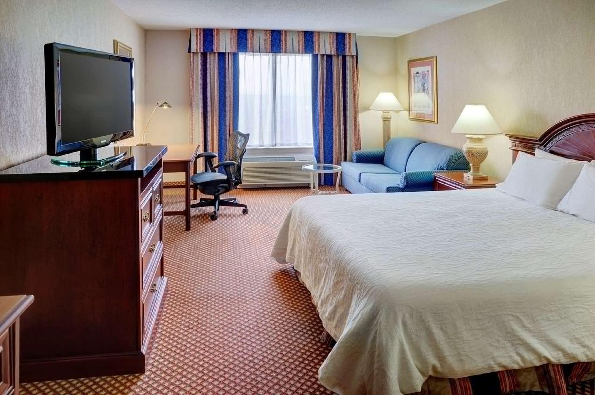 Hilton Garden Inn Kitchener/Кеймбридж Екстериор снимка