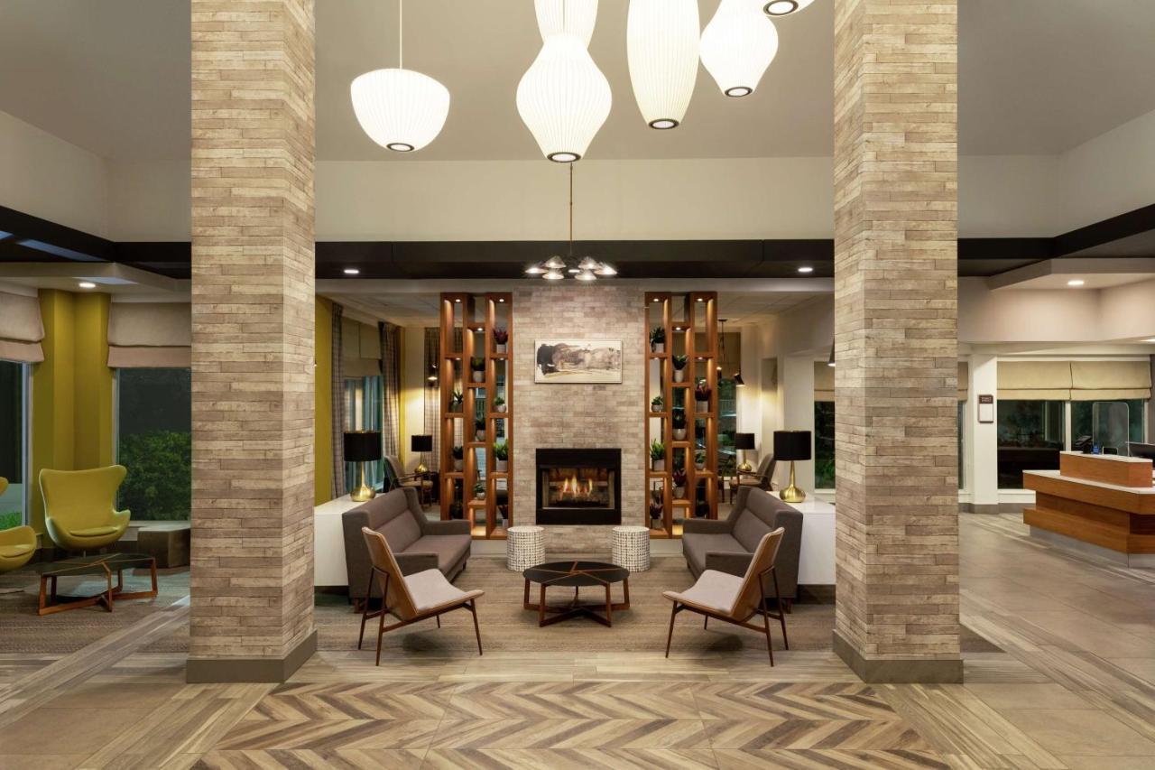 Hilton Garden Inn Kitchener/Кеймбридж Екстериор снимка
