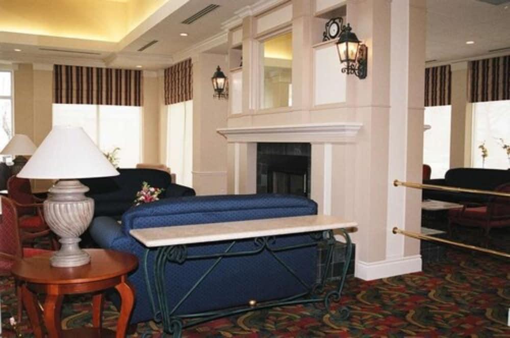 Hilton Garden Inn Kitchener/Кеймбридж Екстериор снимка