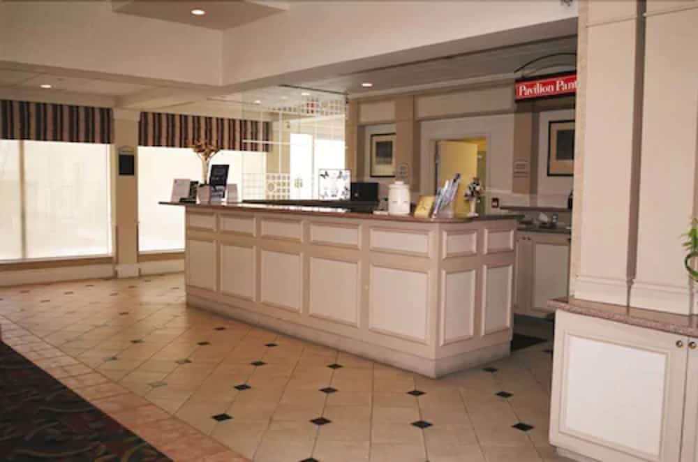 Hilton Garden Inn Kitchener/Кеймбридж Екстериор снимка