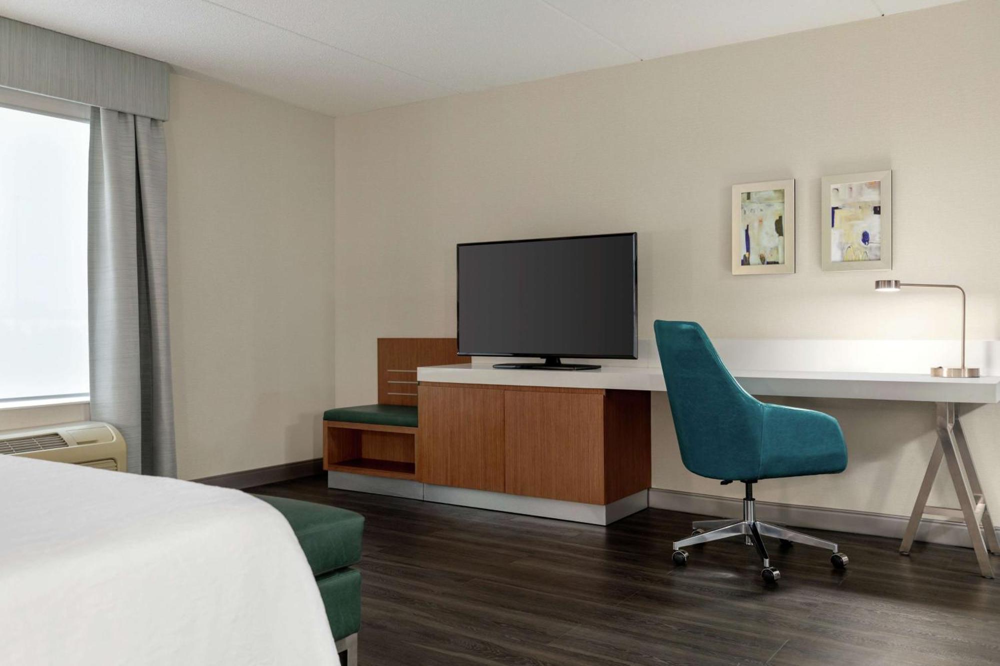 Hilton Garden Inn Kitchener/Кеймбридж Екстериор снимка