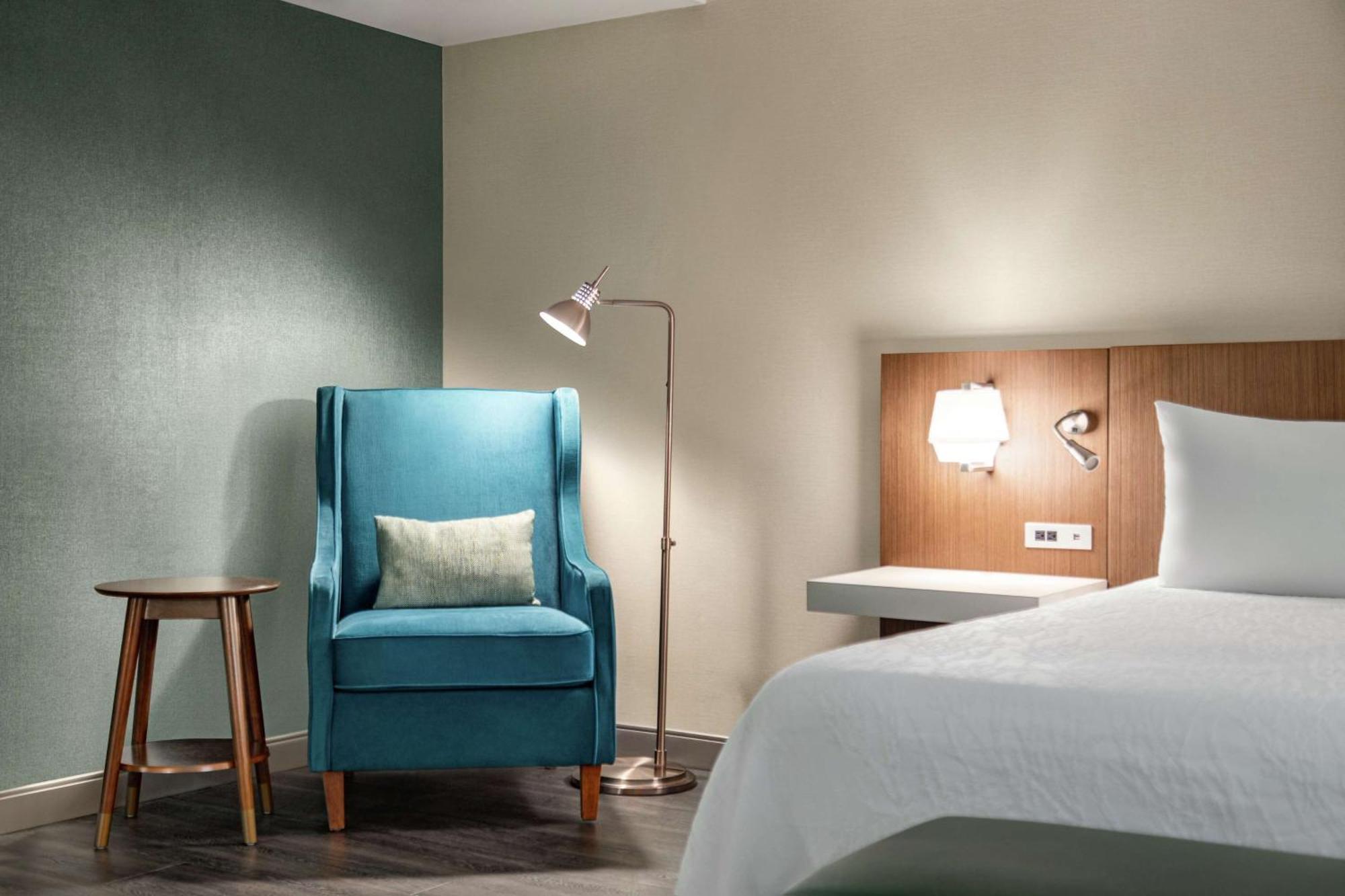 Hilton Garden Inn Kitchener/Кеймбридж Екстериор снимка