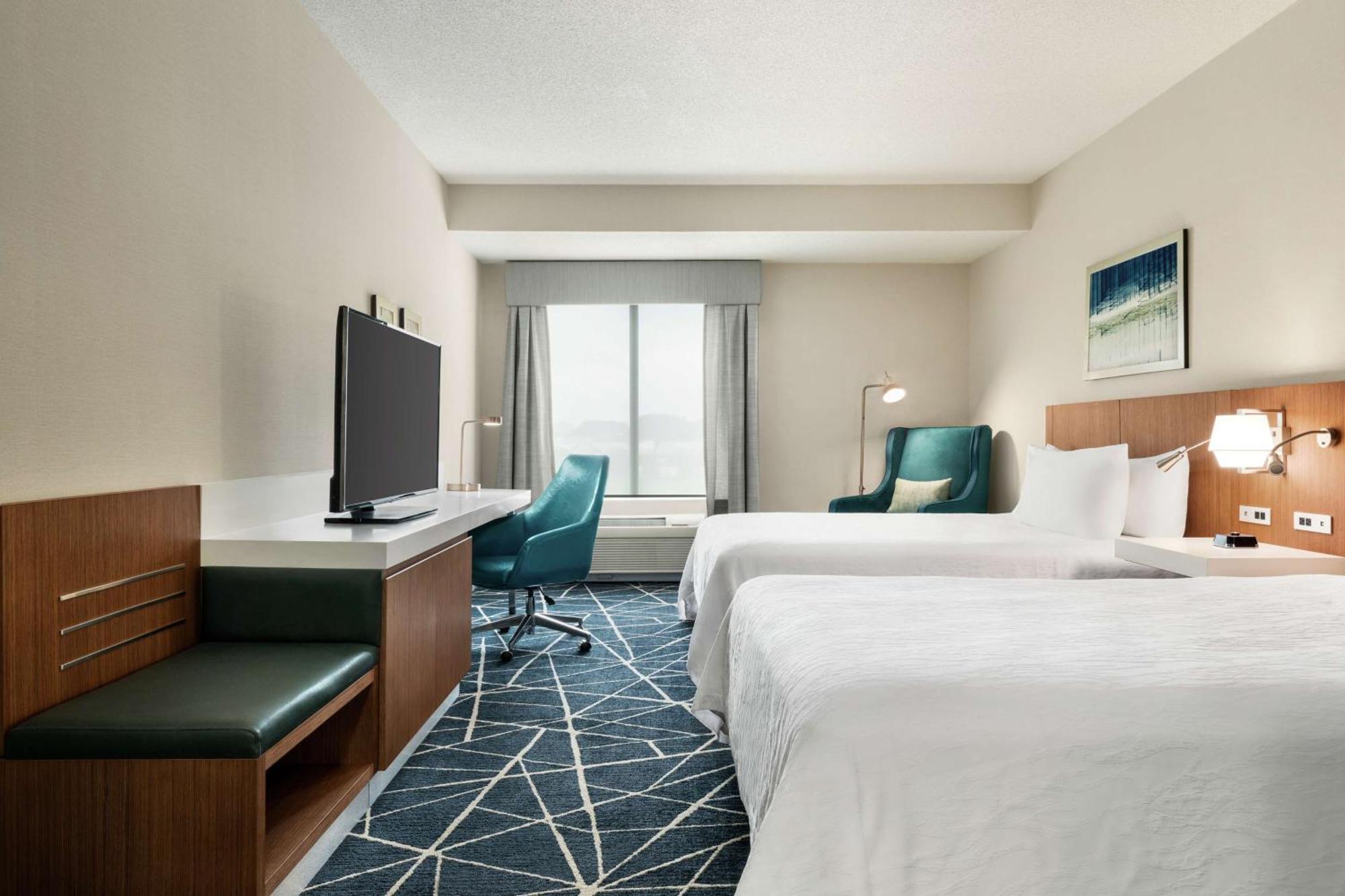 Hilton Garden Inn Kitchener/Кеймбридж Екстериор снимка