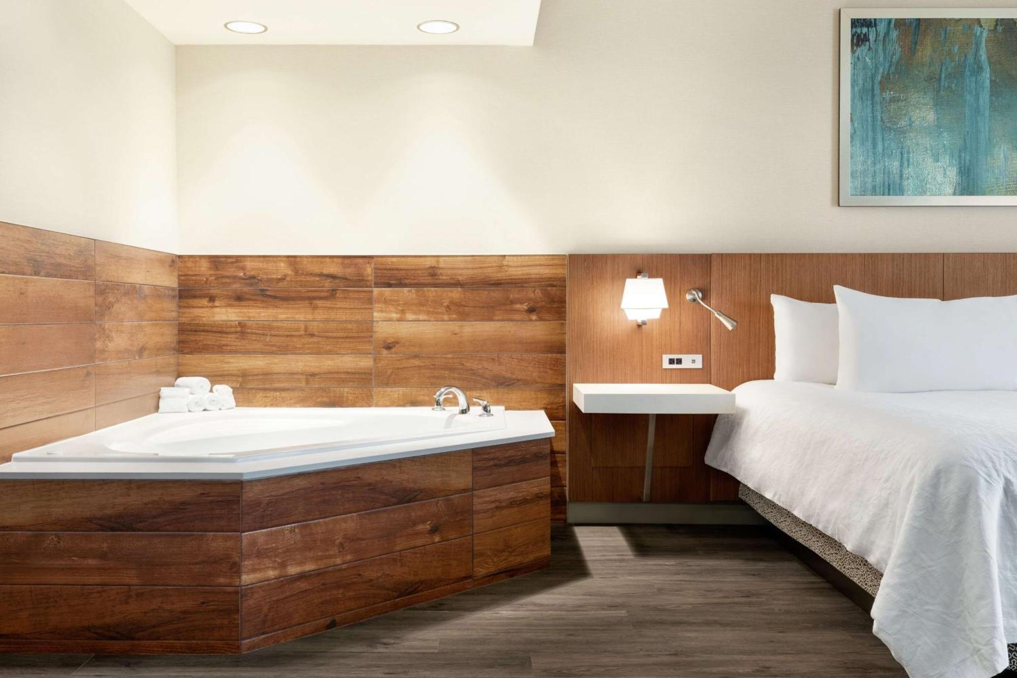 Hilton Garden Inn Kitchener/Кеймбридж Екстериор снимка