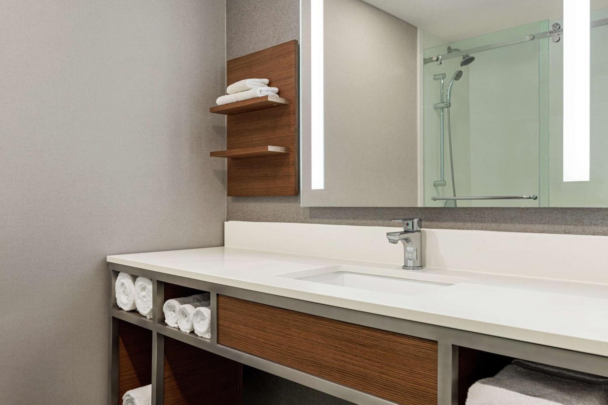 Hilton Garden Inn Kitchener/Кеймбридж Екстериор снимка